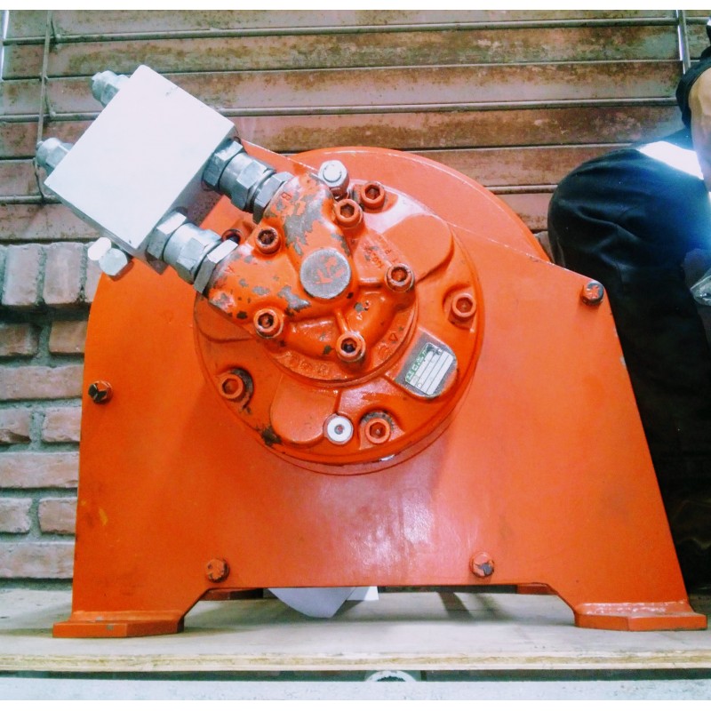 WINCHE PARA EXPLORADORA UDR -710